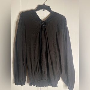 XL MAURICES BLACK FLOWY TOP WITH LACE